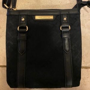 Medium Tommy Hilfiger Cross Body Purse EUC